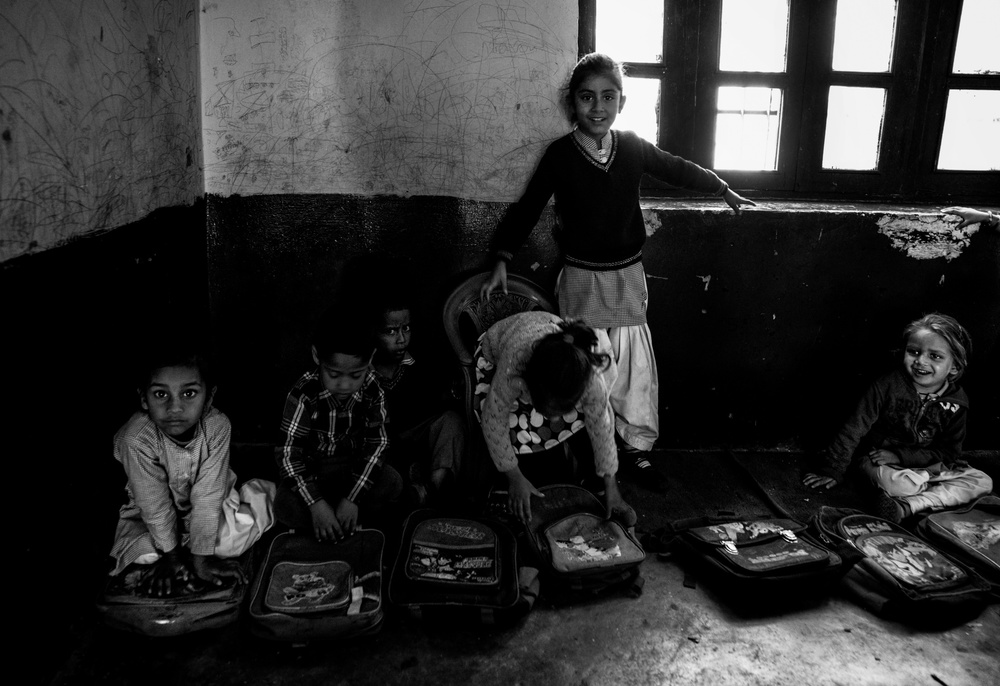 Kinder in der Schule - Ladakh - Indien von Joxe Inazio Kuesta Garmendia