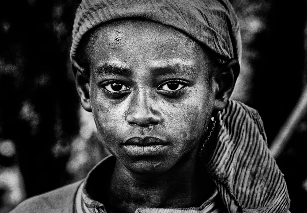 Surmi-Stammjunge – Kenia von Joxe Inazio Kuesta Garmendia