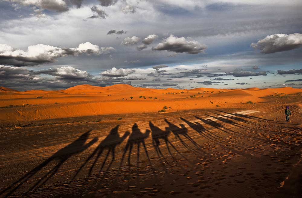 Durch die Dünen von Merzouga (Marokko) von Joxe Inazio Kuesta