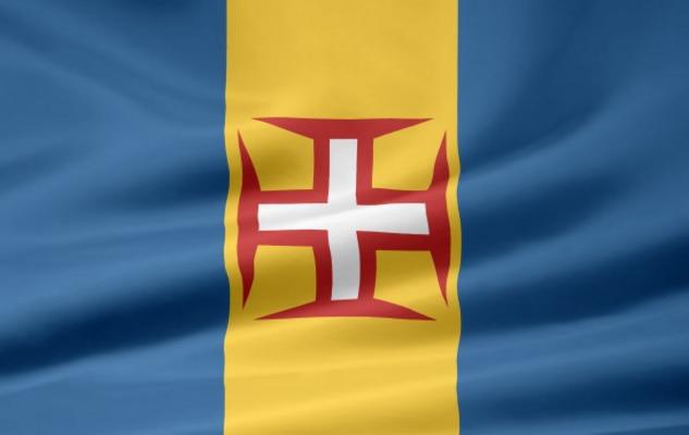 Madeirische Flagge von Juergen Priewe