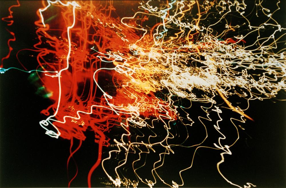 Ohne Titel (Auto headlights white, orange and red, traffic squiggles) von László Moholy-Nagy