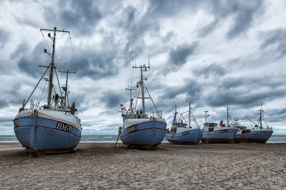 West coast fishing boats. von Leif Løndal