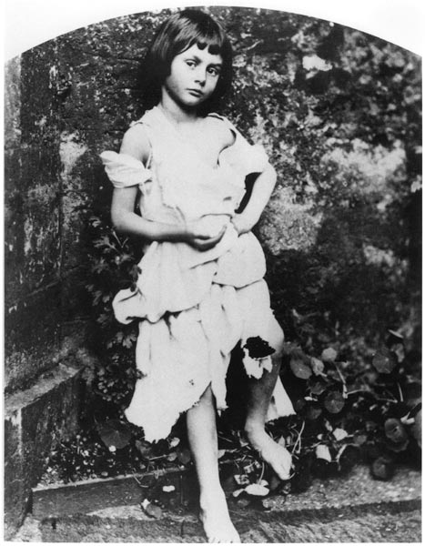 Alice Pleasance Liddell (1852-1934) as the beggar maid (b/w photo)  von Lewis Carroll