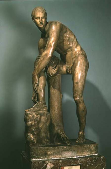 Hermes tying his sandal, Roman copy of a Greek original attributed to Lysippos von Lysippos