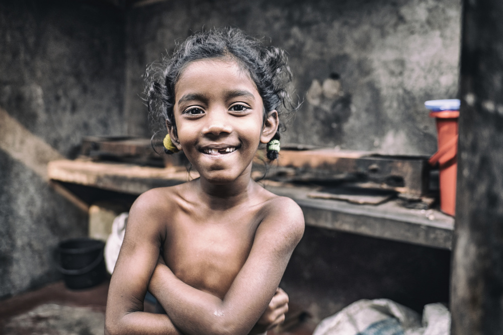 Mädchen aus dem Slum von Dhaka von Marcel Rebro