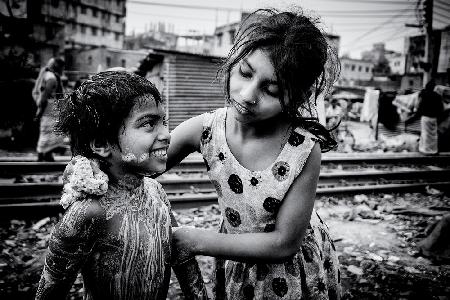 Morgenhygiene im Slum von Dhaka