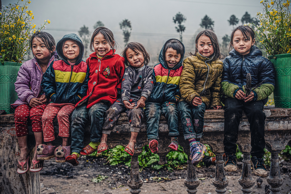 Glückliche Kinder im Norden Vietnams von Marco Tagliarino