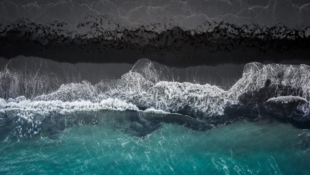 schwarzer Strand von Marcus Hennen