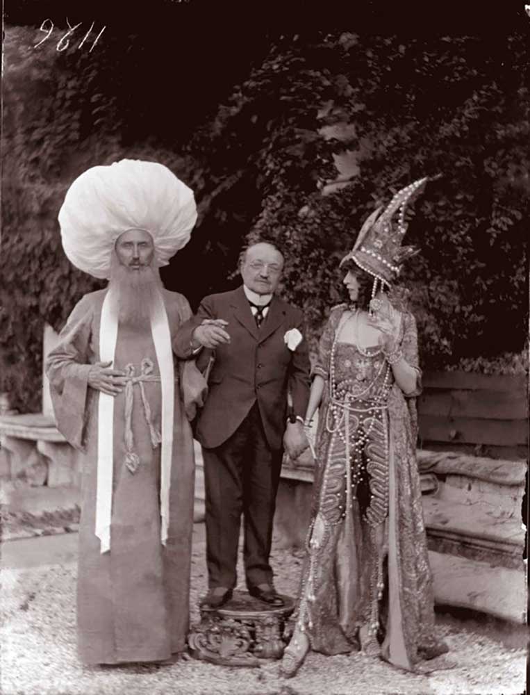 Marchesa Casati mit Giovanni Boldini und einem Mann in der Maske von Mariano Fortuny y Madrazo