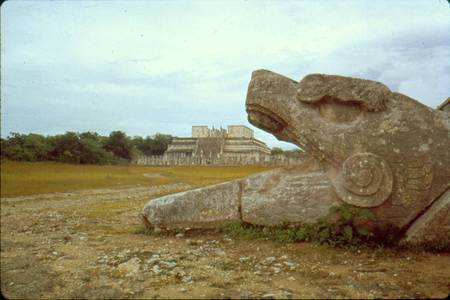 Temple of the Warriors and Serpent column (photo) von Mayan