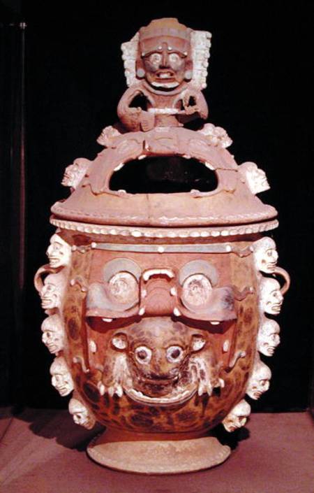 Urn with a lid, from Guatemala, Classic Period von Mayan
