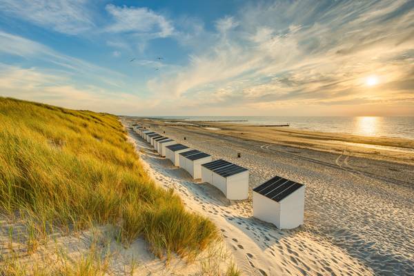 Strandhäuser in Domburg in den Niederlanden von Michael Valjak