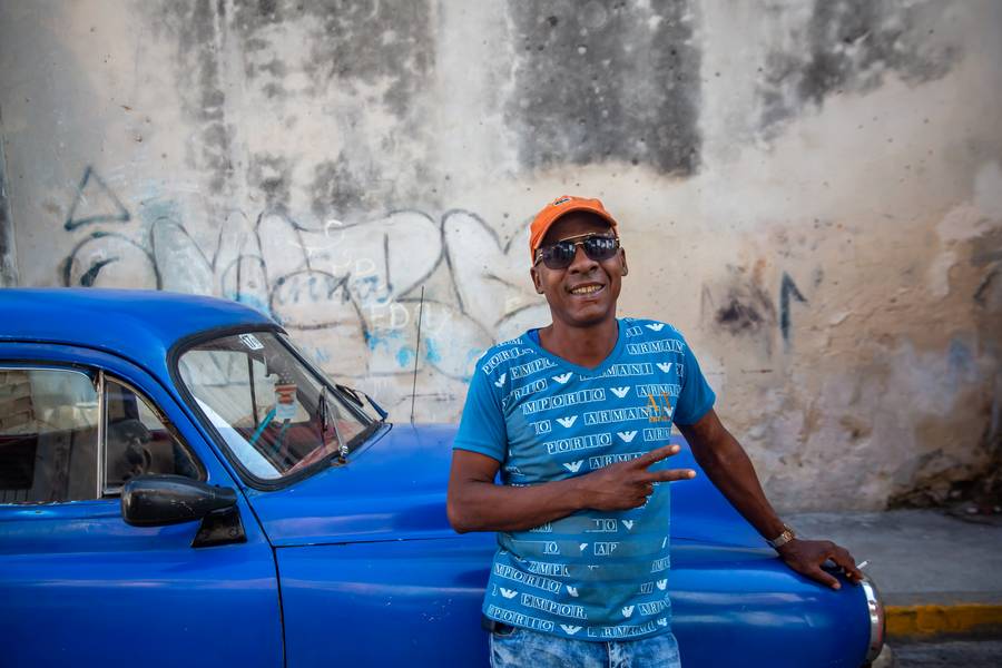 Blau in Blau in Havanna, Kuba von Miro May