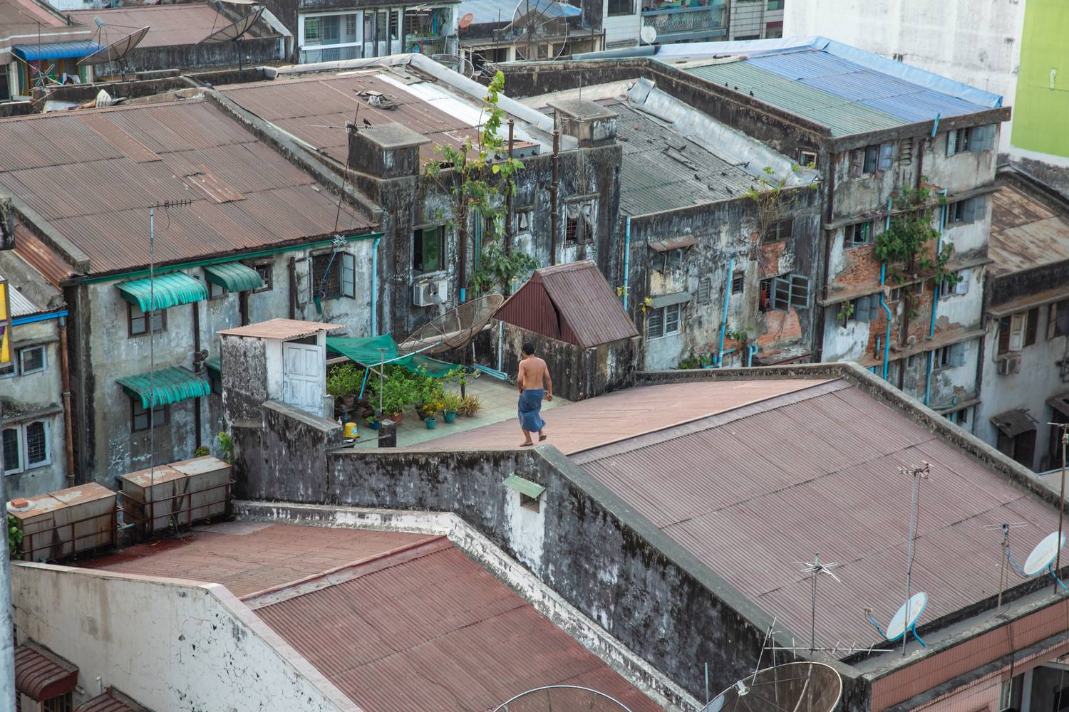 Leben auf dem Dach, Yangon (Rangun) Myanmar (Burma) von Miro May