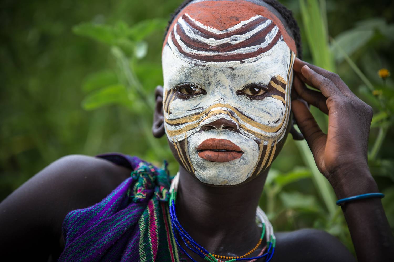 Portrait Frau in Omo Valley in Äthiopien, Afrika. von Miro May