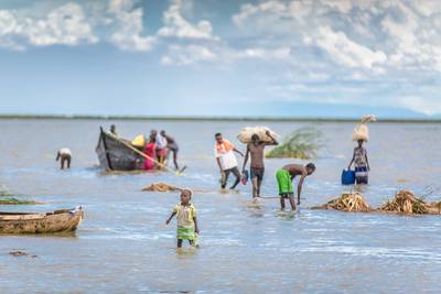 Menschen am Turkana See in Kenia, Afrika. 2013