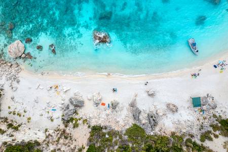 Strand, Sand und Türkises Wasser, Entspannung, Urlaub und Freiheit 2021