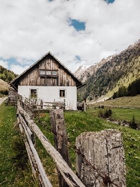 Österreich Landschaft mit traditionellem Haus 2019