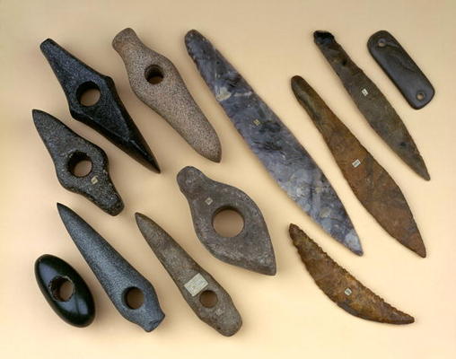 Collection of Neolithic to early Bronze Age weapon heads including a Danish flint leaf-shaped dagger von 