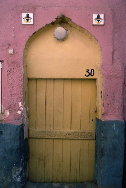A door in the medina (photo)  von 
