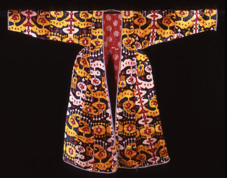A Coat Of Silk Velvet Ikat,  Woven With Rams horns And Combed Motifs Against A Deep Green Ground, 18 von 