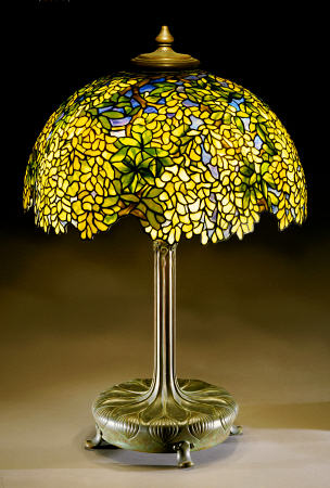 A Fine ''Laburnum'' Leaded Glass And Bronze Table Lamp von 