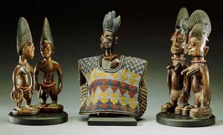 A Group Of Male And Female Yoruba Twin Figures von 