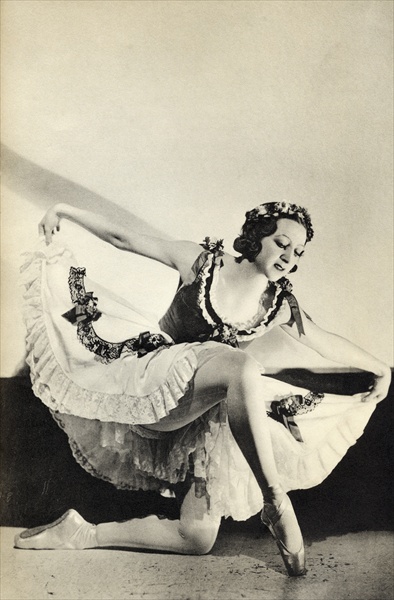 Aleksandra Dionisyevna Danilova, from ''Footnotes to the Ballet'', published 1938 (b/w photo)  von 