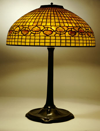 An ''Acorn'' Leaded Glass And Bronze Table Lamp,  Tiffany Studios von 