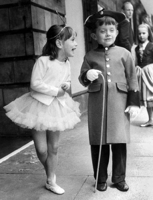 Anna and Anthony the children of Princess Lee Radziwill sister of JackieKennedy here before theatre  von 