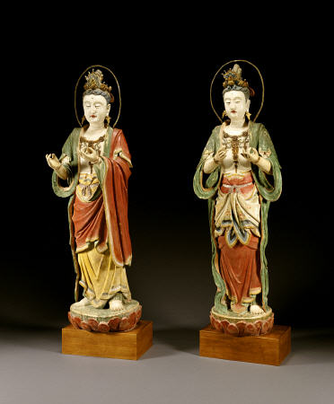 A Pair Of Rare Monumental Painted Stucco Figures Of Bodhisattvas, Each A Representation Of Avalokite von 