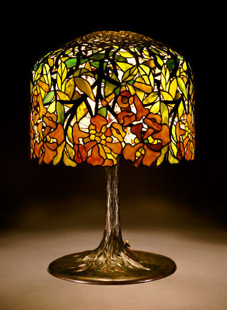 A ''Trumpet Creeper'' Leaded Glass And Bronze Table Lamp von 