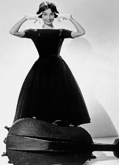 Ariane Love in the Afternoon de BillyWilder avec Audrey Hepburn Givenchy 1957