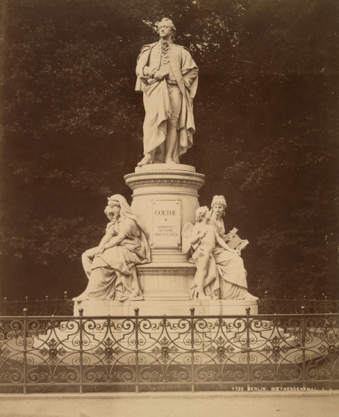 Berlin, Goethe-Denkmal / Foto Lévy von 