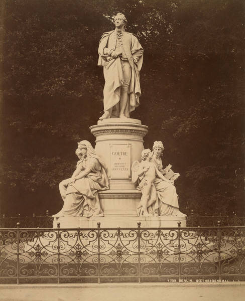 Berlin, Goethe-Denkmal / Foto Levy von 