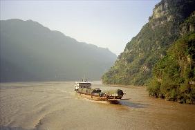 Boat on the Yangtse River, China, 2001 (colour photo) 
