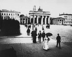 Brandenburger Tor,vom Pariser Pl./Levy