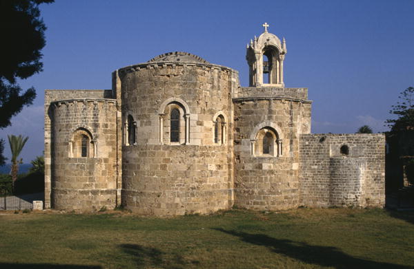 Crusaders church of St. John the Baptist, view of the chevet (photo)  von 