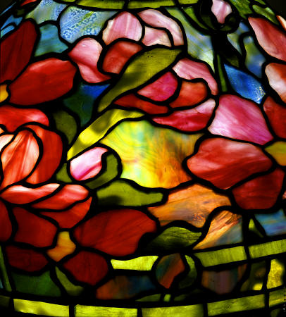 Detail From  A ''Peony'' Leaded Glass And Bronze Table Lamp von 