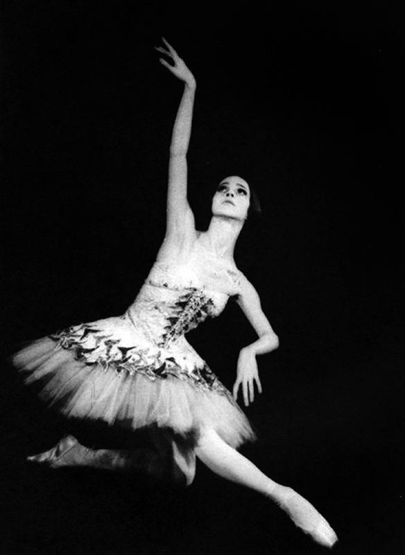 Eva Evdokimova danseuse Americano-bulgare elle mena une carriere internationale elle fut pendant 15  von 