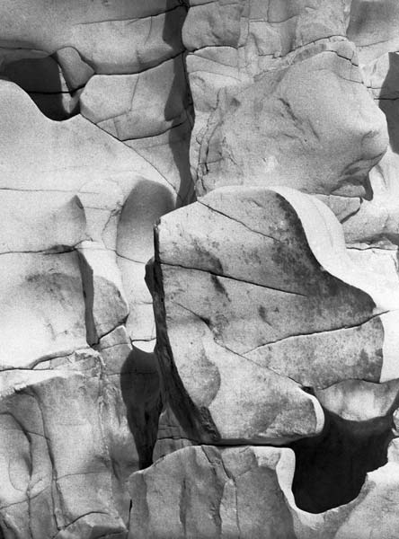 Marble rocks, Jabalpur, Madhya Pradesh (b/w photo)  von 