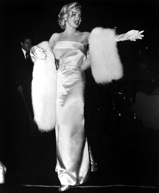 Marilyn Monroe at premiere of film Call Me Madam von 
