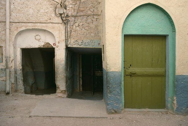 Medina of the city, a door (photo)  von 