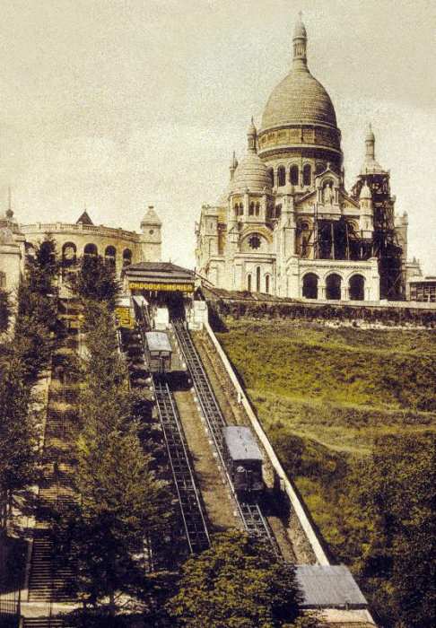 Montmartre, Paris: the funicular and the Sacre Coeur von 