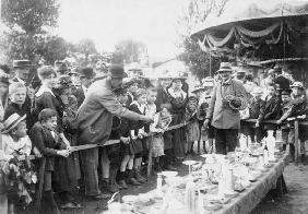 Ringewerfen a.Berliner Rummelplatz/1920