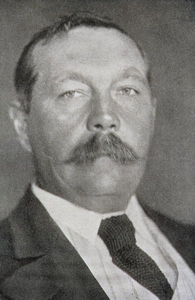 Sir Arthur Conan Doyle (1859-1930) (b/w photo)  von 