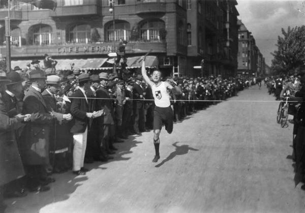 Sport/ Staffellauf/ Bln-Schoeneberg 1920 von 