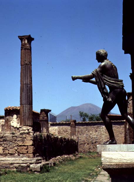 Statue of Apollo, from the Temple of Apollo, with Vesuvius in the background (photo)  von 