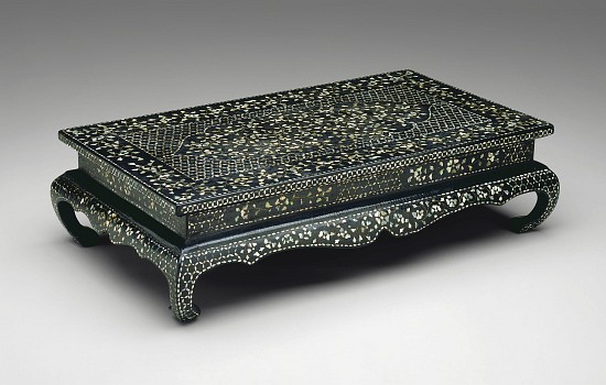 Table with Floral Scroll Design von 