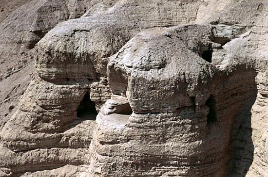 View of the Qumran Caves, where the Dead Sea Scrolls were discovered in 1947 Qumran, Israel von 